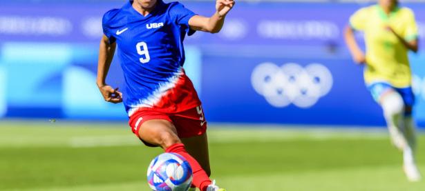 爱游戏网页版-包含全球足球比赛，女子球员竞技火热的词条