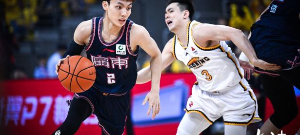 爱游戏网页版-广东队在CBA季后赛中打出团战，被誉为球迷泪目