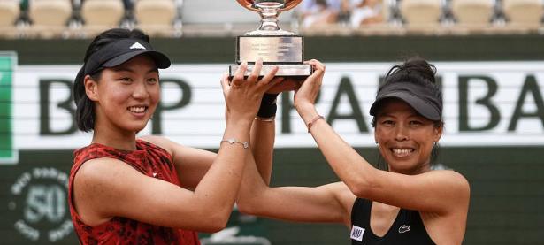 爱游戏体育地址-伯明翰城客场逆袭，迎来胜利开端