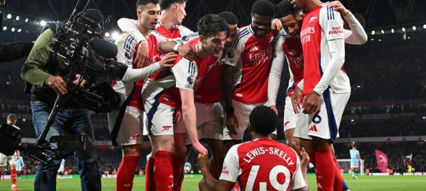 爱游戏入口-曼城主场惨败，英超豪门陷入尴尬困境的简单介绍