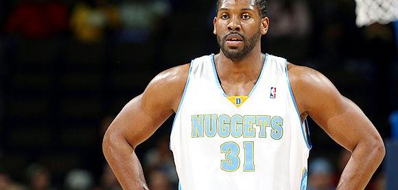 爱游戏-新西兰队主力中锋受伤退役，球队重整旗鼓的简单介绍