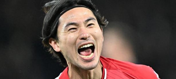 爱游戏体育网站-年轻球员崭露头角，展现出色表现