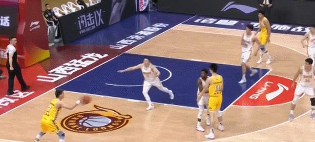 爱游戏在线-山西队客场惨败，战绩遭遇连败