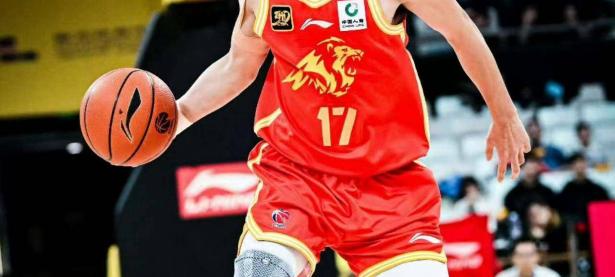 湖南男篮击败四川，展现强大实力