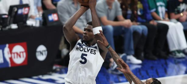 爱游戏体育下载-独行侠实现逆袭，西蒙斯关键时刻挺身而出的简单介绍