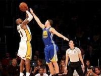 爱游戏体育链接-球员间的人际关系在比赛中受到考验