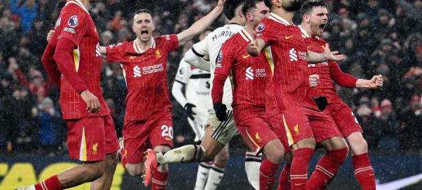 爱游戏体育平台-曼联客场轻松击败哈德斯菲尔德，积分再升的简单介绍