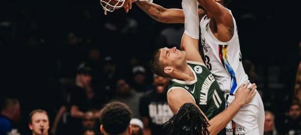 爱游戏官网入口-关于雄鹿客场逆转太阳，终结连胜的信息