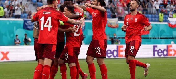 爱游戏亚洲官网-欧国联半决赛大胜，球队士气高涨