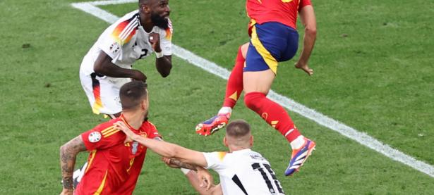 爱游戏-西班牙球队凭借实力战胜希腊队