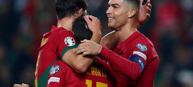 爱游戏中国官网-球员们在欧国联比赛中发挥出色(球员们在欧国联比赛中发挥出色的是谁)