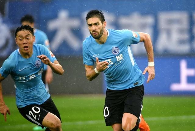 包含权健主场遭遇不利，积分榜排名持平的词条