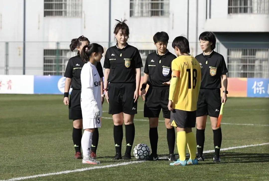 中国女足队员在比赛中发挥出色(中国女足队员在比赛中发挥出色的是谁) 中国女足队员在比赛中发挥出色(中国女足队员在比赛中发挥出色的是谁)