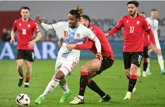 包含意大利主场-完胜希腊，欧预赛连胜增至七场的词条