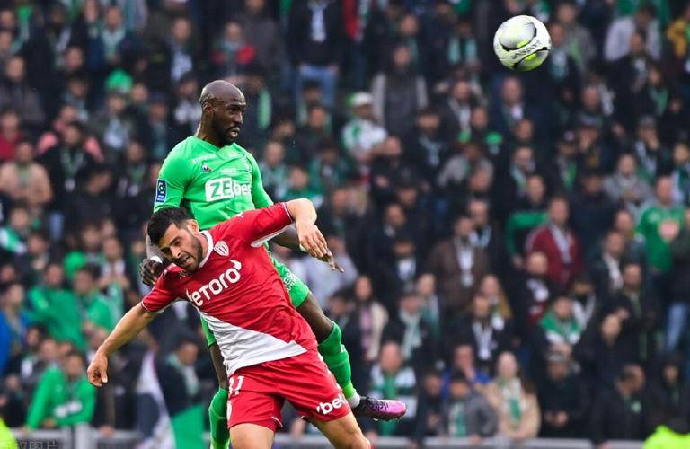 关于圣埃蒂安取得关键胜利，追平法甲前四的信息