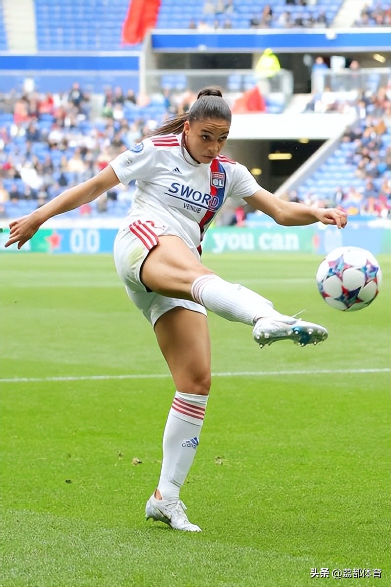 包含全球足球比赛,女子球员竞技火热的词条 包含全球足球比赛,女子球员竞技火热的词条