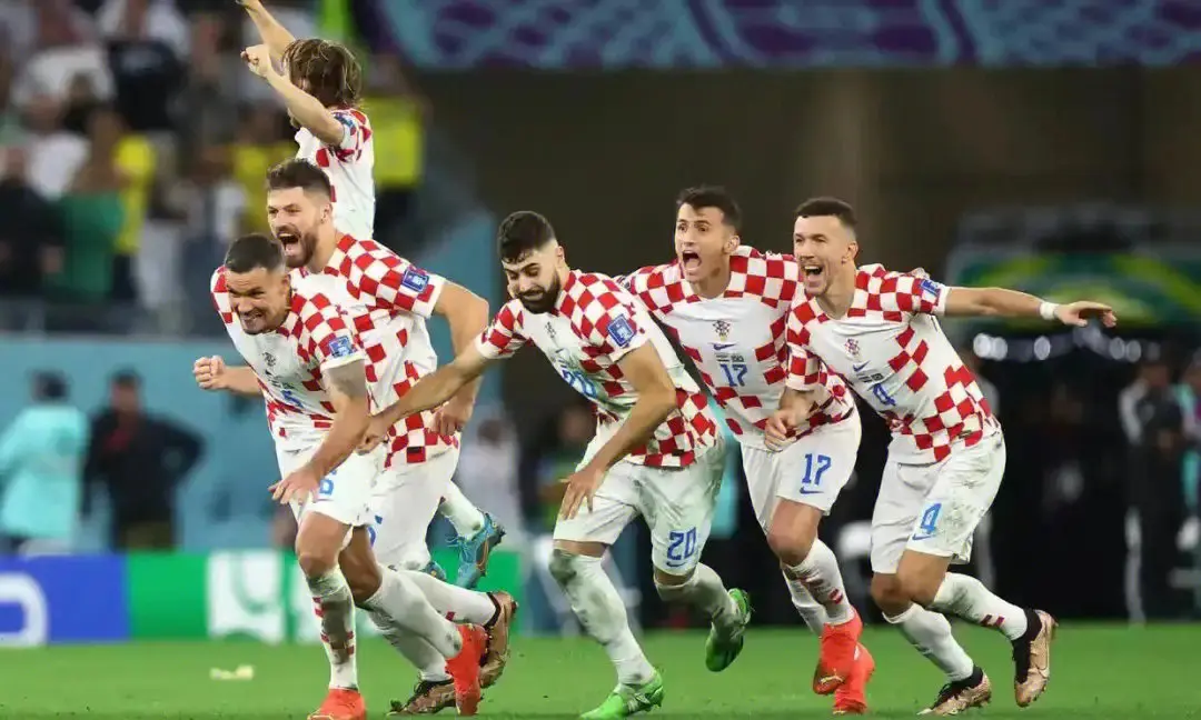 包含欧预赛：克罗地亚主场小胜土耳其，取得关键三分的词条