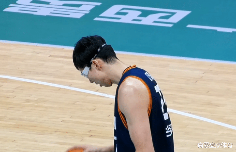 四川男篮篮下优势明显,战胜新疆队 四川男篮篮下优势明显,战胜新疆队