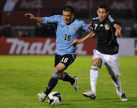 关于南非队险胜乌拉圭,欧洲杯形势如履薄冰的信息 关于南非队险胜乌拉圭,欧洲杯形势如履薄冰的信息