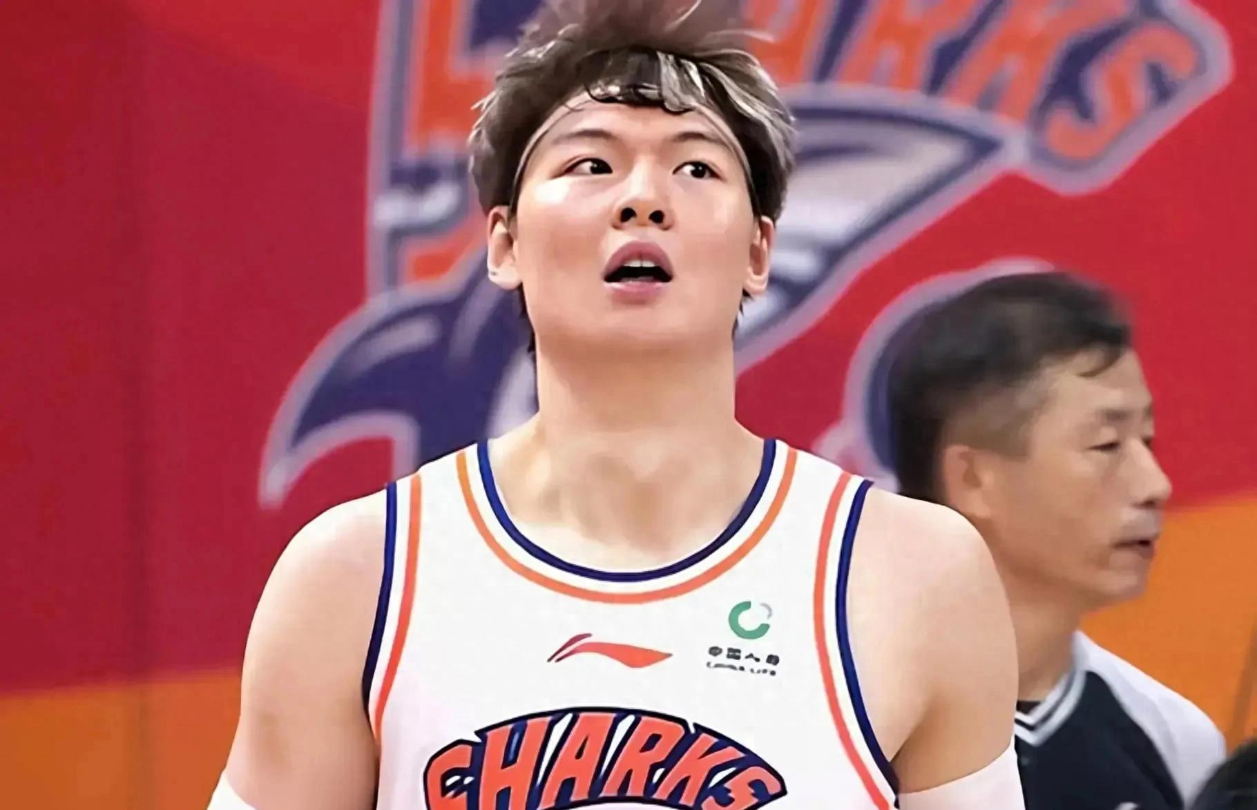 包含上海队在主场迎战辽宁男篮，寻求胜利机会的词条