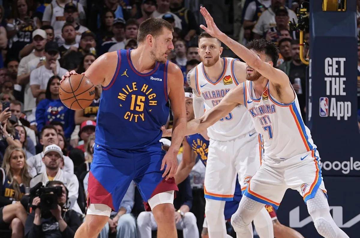 包含76人力克灰熊，客场豪取胜利的词条