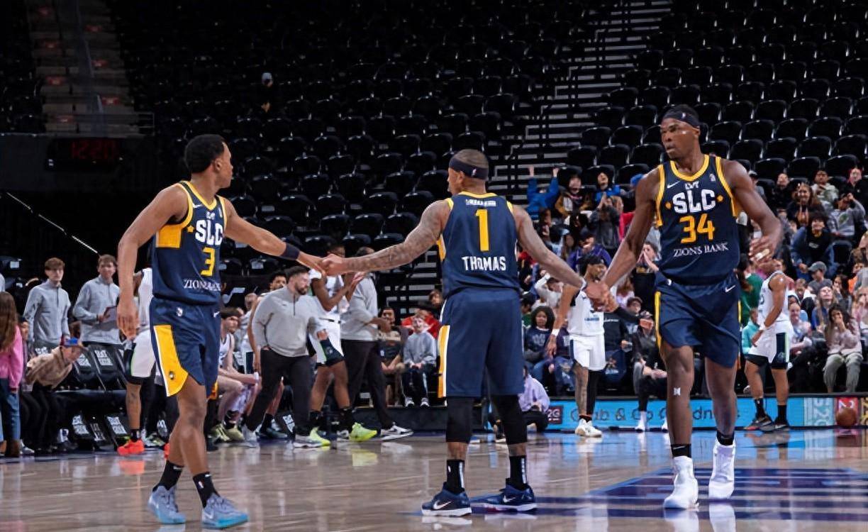 爵士队外线开火,连续得分超出预期的简单介绍 爵士队外线开火,连续得分超出预期的简单介绍