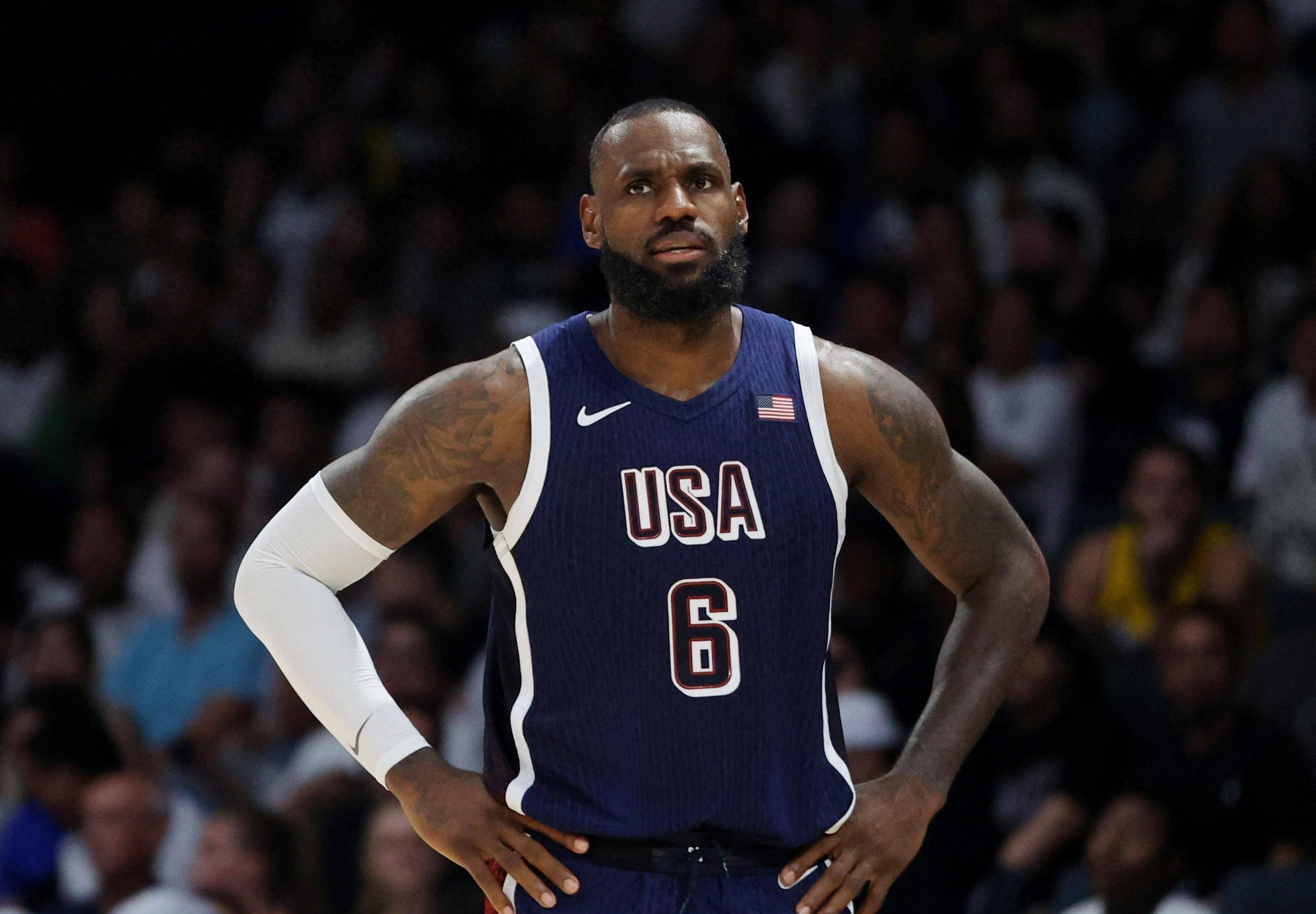 篮球赛场上的明星球员展现最强实力 篮球赛场上的明星球员展现最强实力