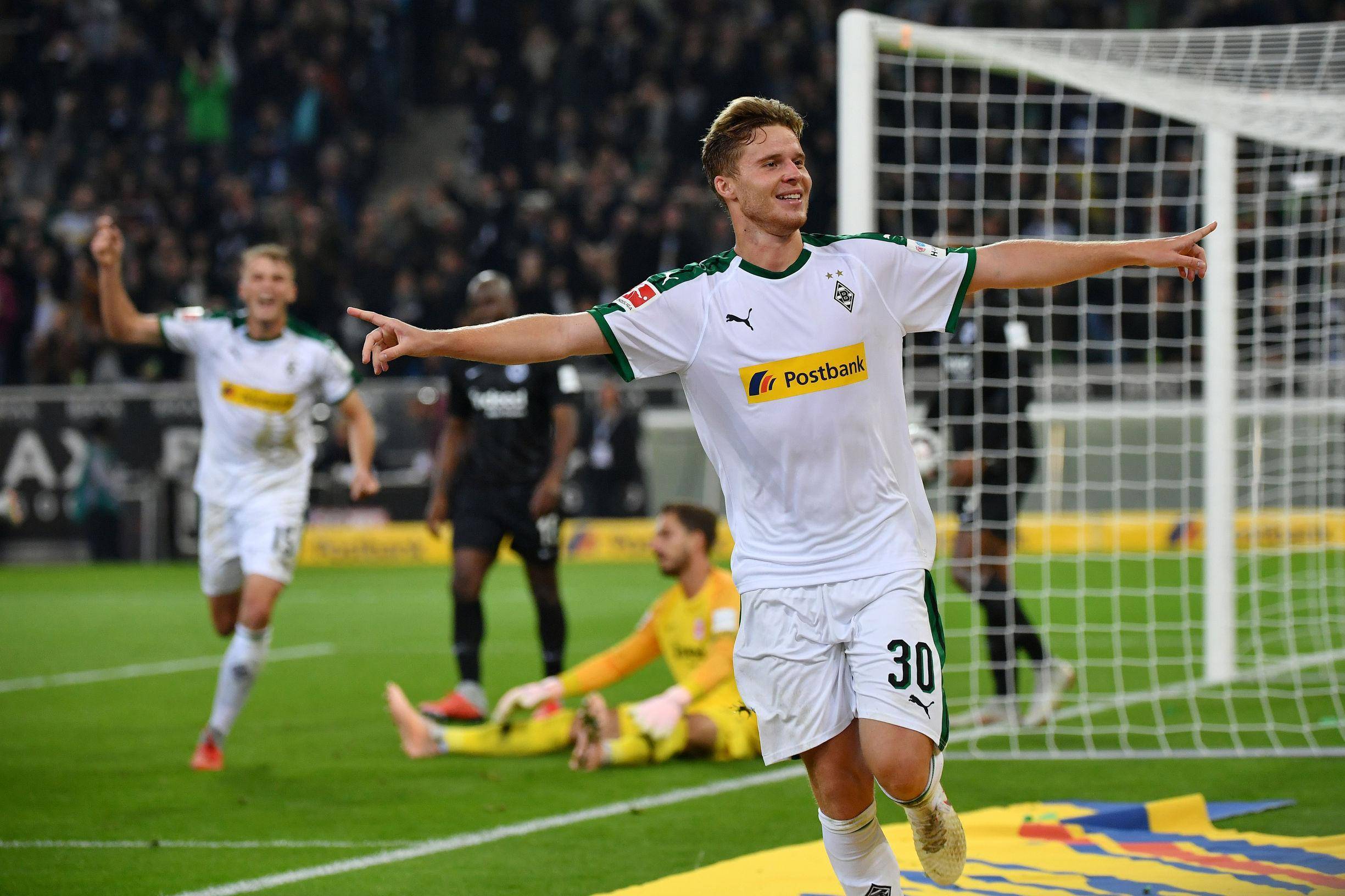 关于门兴格拉德巴赫险胜争取三分，积分不断攀升的信息