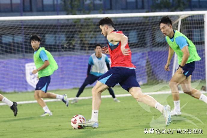 关键比赛越来越近,球队备战精锐,冲刺胜利的简单介绍 关键比赛越来越近,球队备战精锐,冲刺胜利的简单介绍