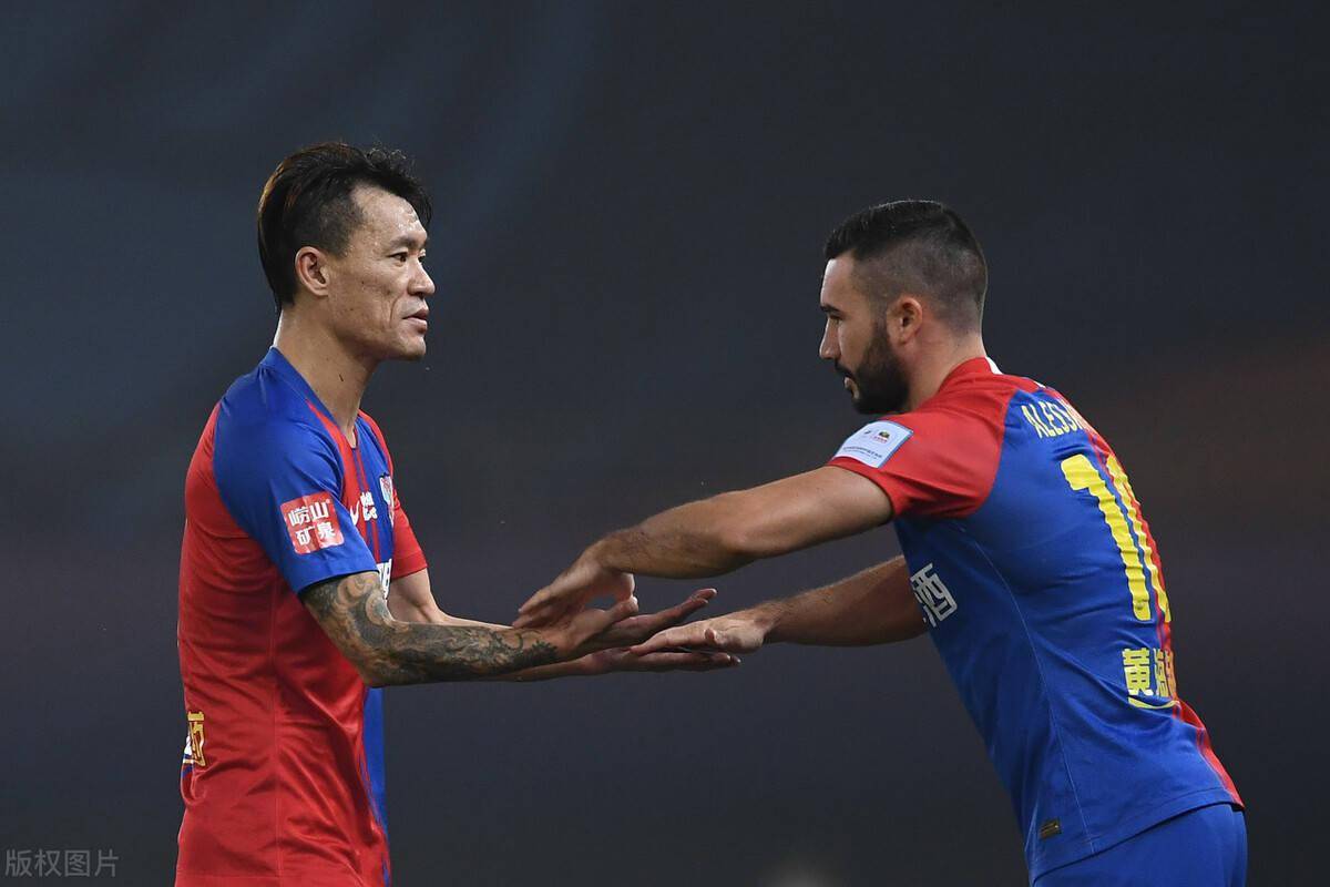 青岛黄海战平对手,保级形势仍不容乐观的简单介绍 青岛黄海战平对手,保级形势仍不容乐观的简单介绍