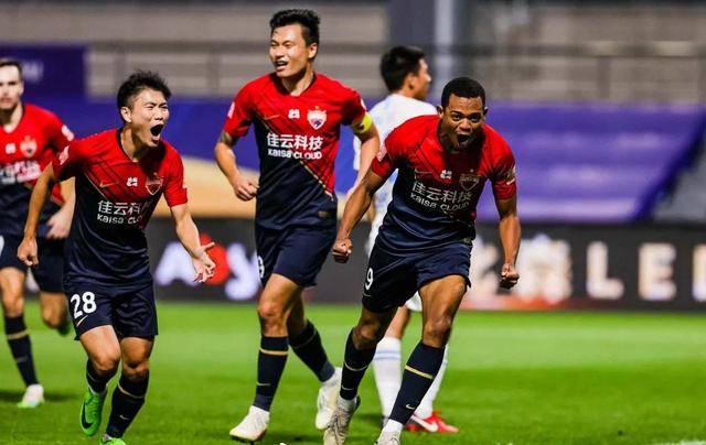 包含首位队医!俱乐部新任队医上任,球员健康保障更完善的词条 包含首位队医!俱乐部新任队医上任,球员健康保障更完善的词条