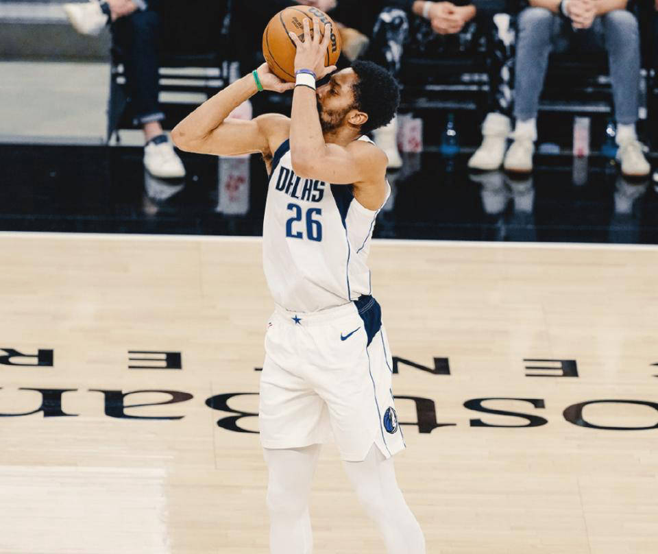 独行侠负于马刺，遭遇连败