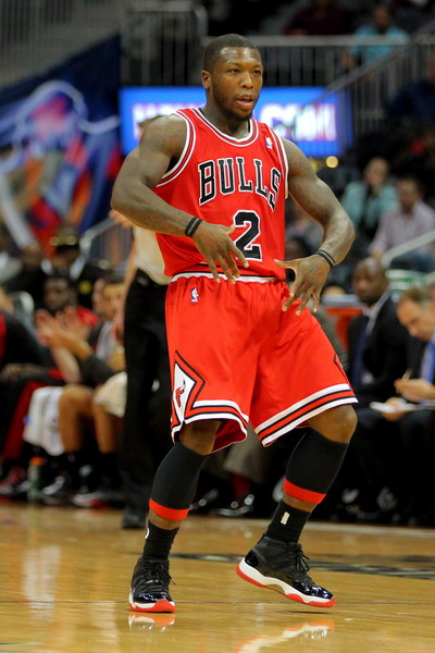 关于老鹰擒公牛,亨特砍下25分。的信息 关于老鹰擒公牛,亨特砍下25分。的信息