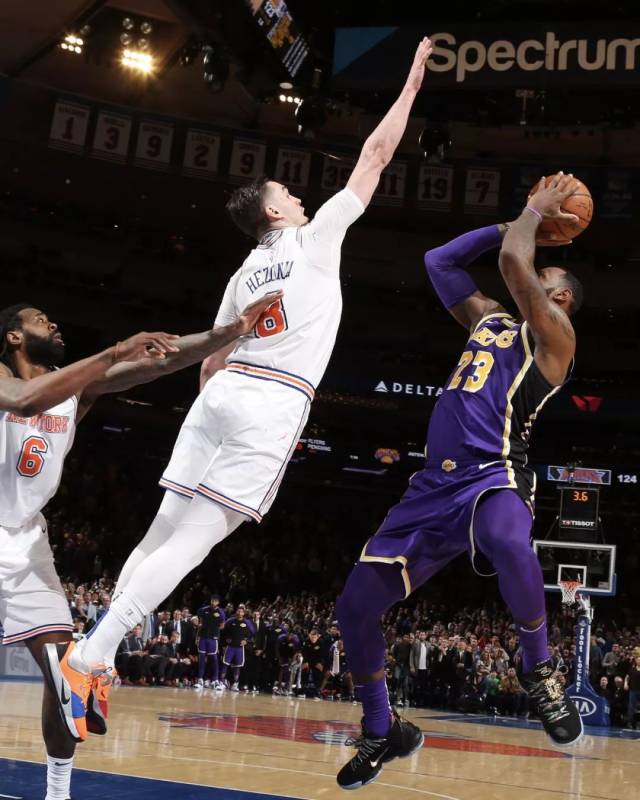 猛龙大胜尼克斯,范弗利特发威独揽29分的简单介绍 猛龙大胜尼克斯,范弗利特发威独揽29分的简单介绍