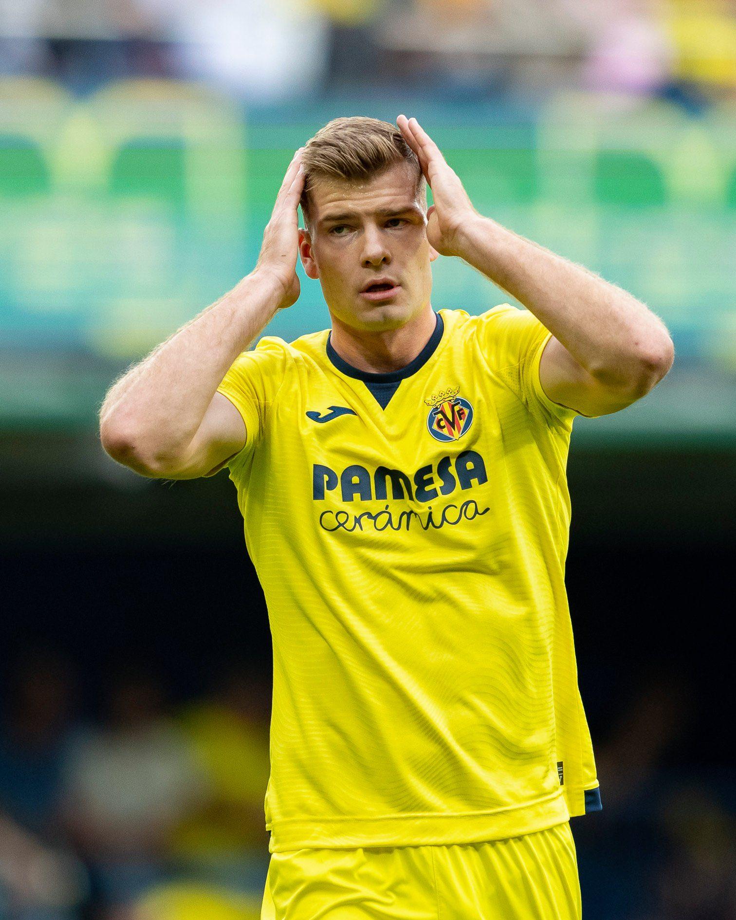 比利亚雷亚尔球员助球队轻松获胜 比利亚雷亚尔球员助球队轻松获胜