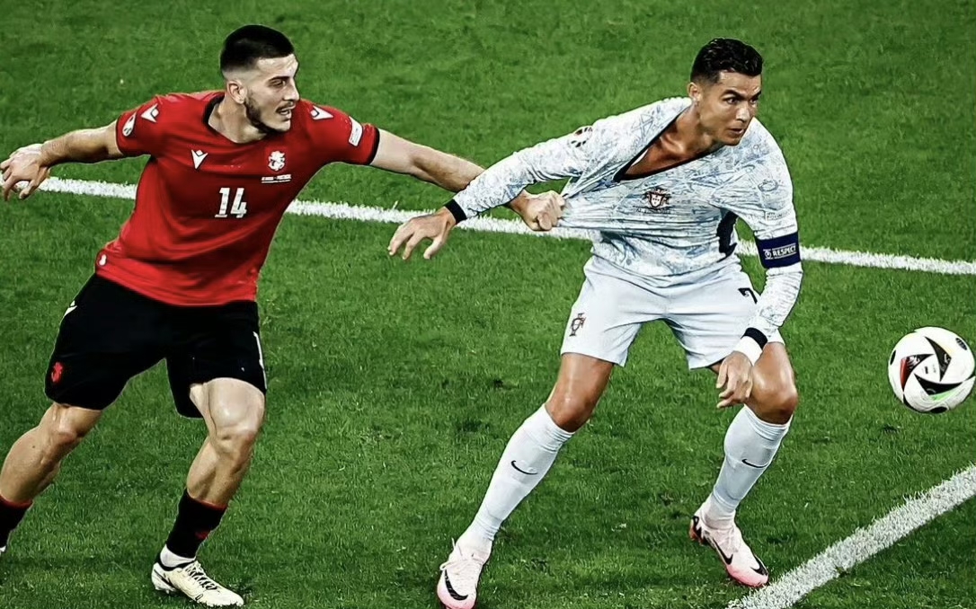 冰岛逆转捷克，取得欧洲杯半决赛